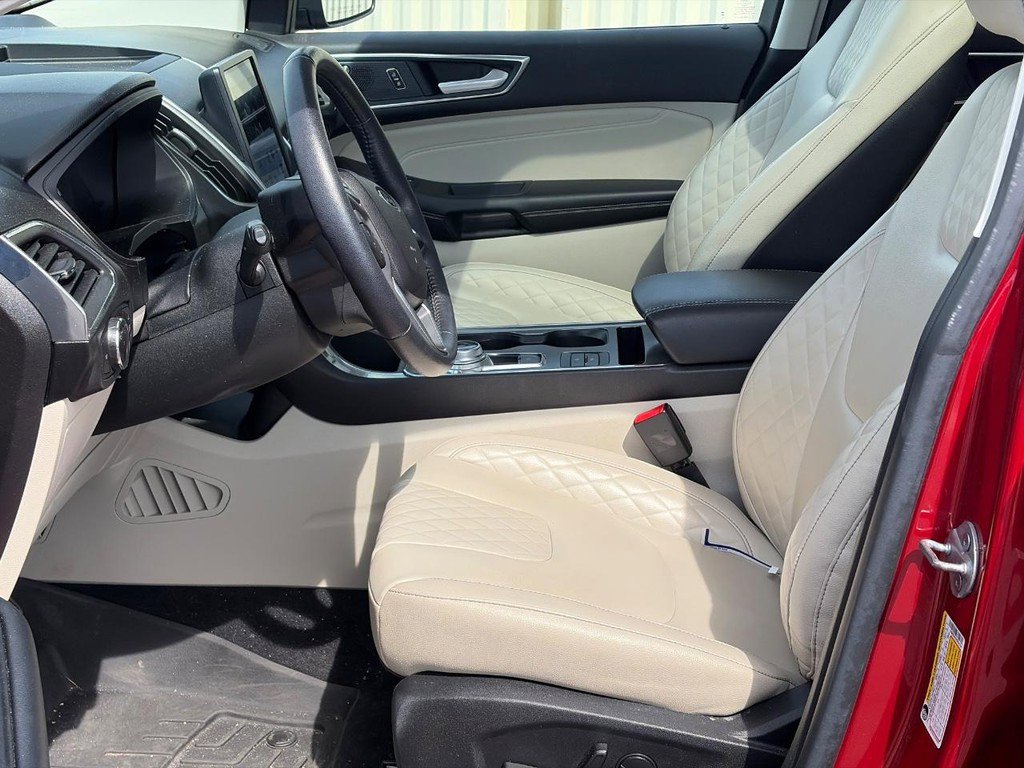 Used 2023 Ford Edge Titanium AWD/4WD image 5