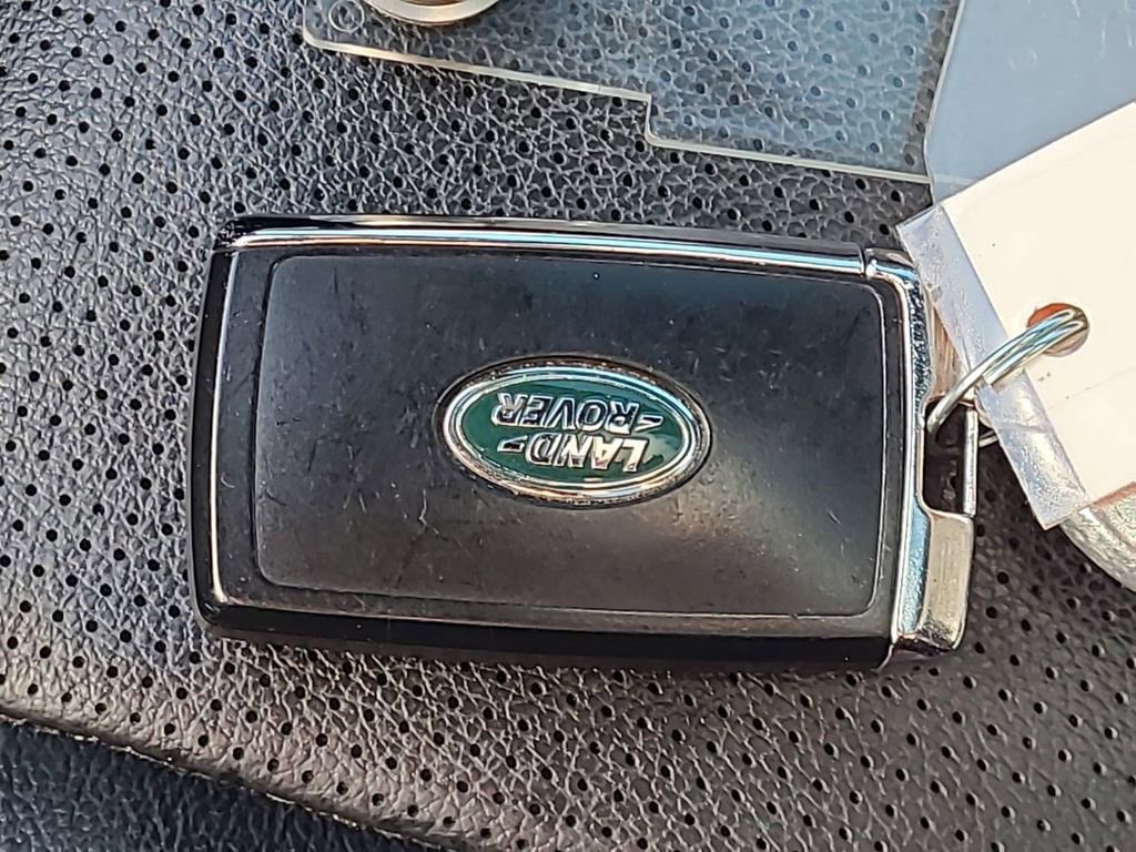 Used 2020 Land Rover Discovery Sport SE R-Dynamic image 37