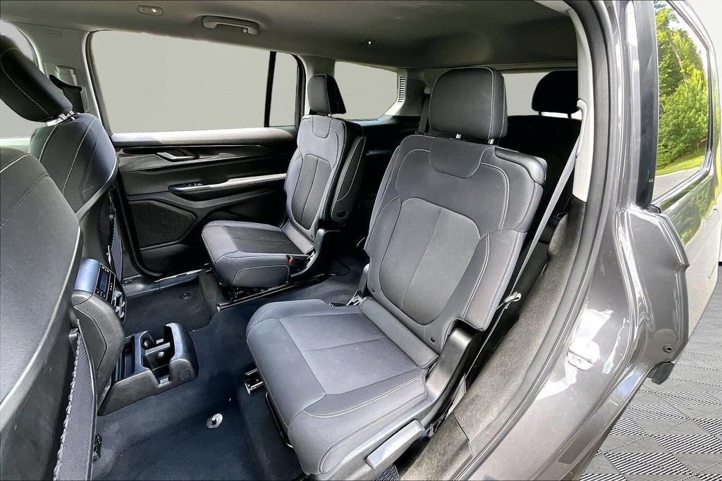 Used 2023 Jeep Grand Cherokee L Laredo w/ MOPAR Finishing Package AWD/4WD image 18