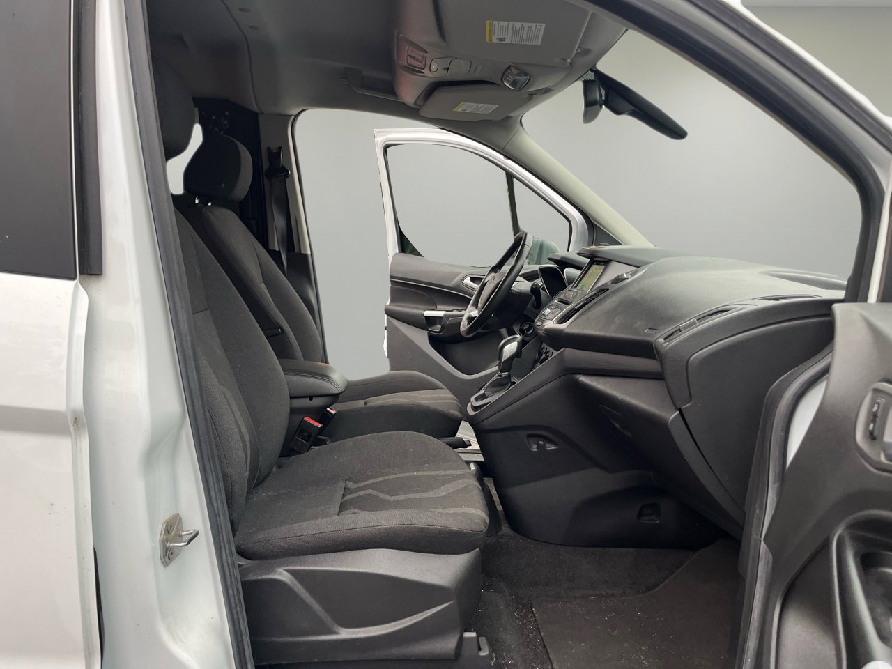 Used 2017 Ford Transit Connect XLT image 29
