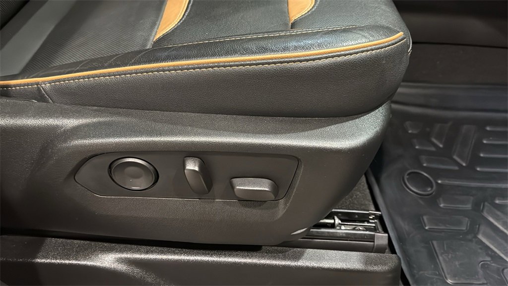 Used 2021 GMC Yukon AT4 w/ AT4 Premium Plus Package image 13