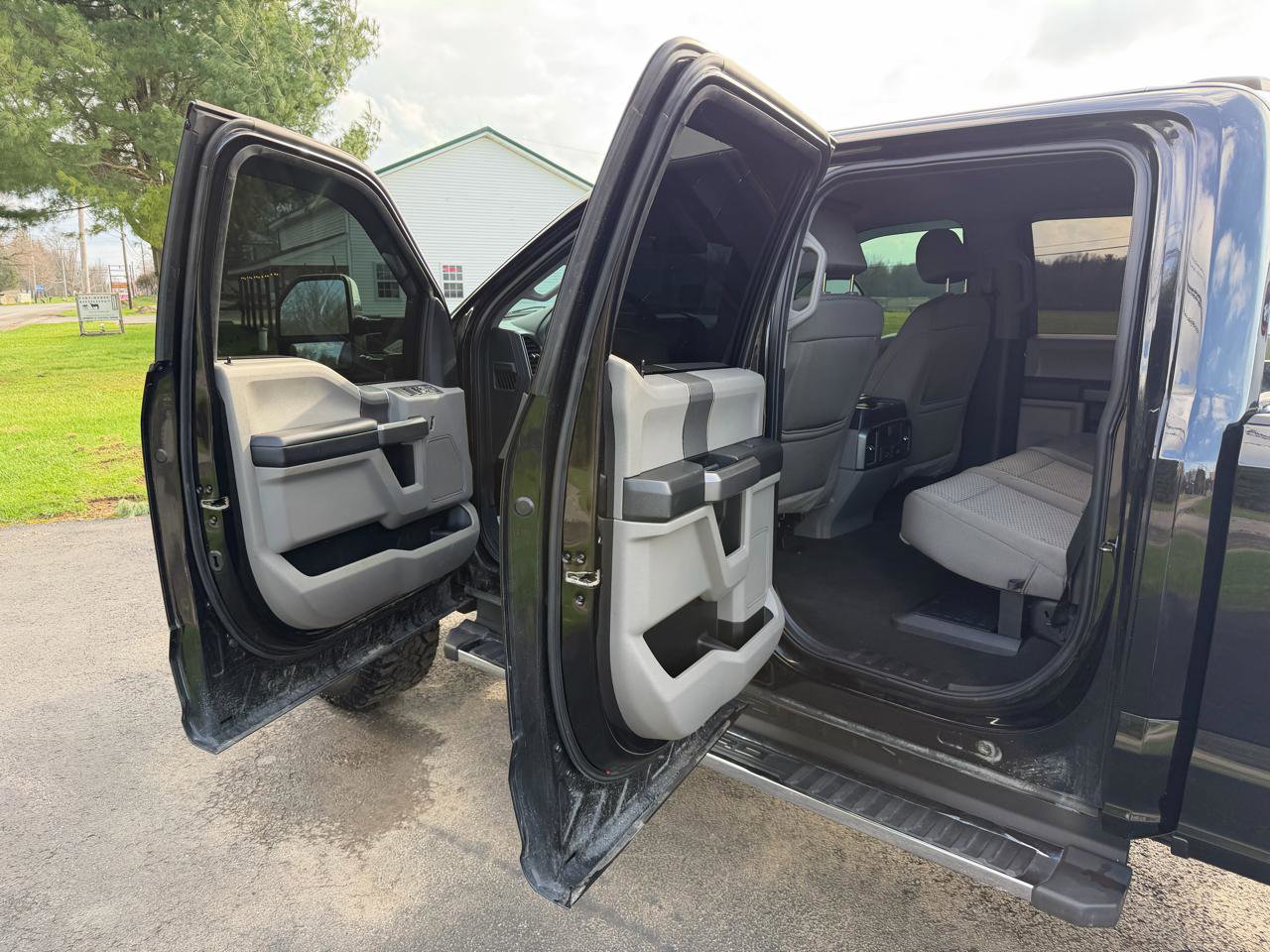 Used 2021 Ford F250 XLT w/ XLT Premium Package AWD/4WD image 37