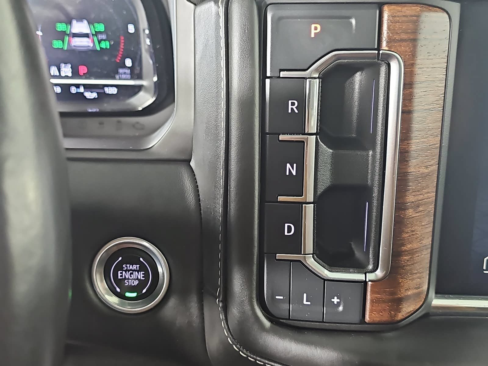 Used 2023 GMC Yukon XL Denali Ultimate AWD/4WD image 21