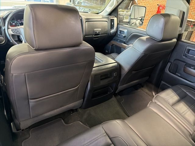 Used 2018 GMC Sierra 2500 Denali w/ Duramax Plus Package AWD/4WD image 30