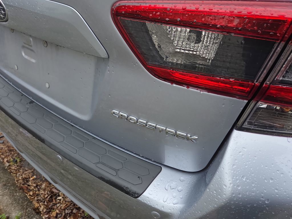 Used 2022 Subaru Crosstrek 2.5i Limited w/ Popular Package #3 image 4