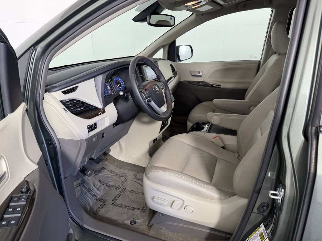 Used 2018 Toyota Sienna XLE Premium w/ Protection Package AWD/4WD image 17