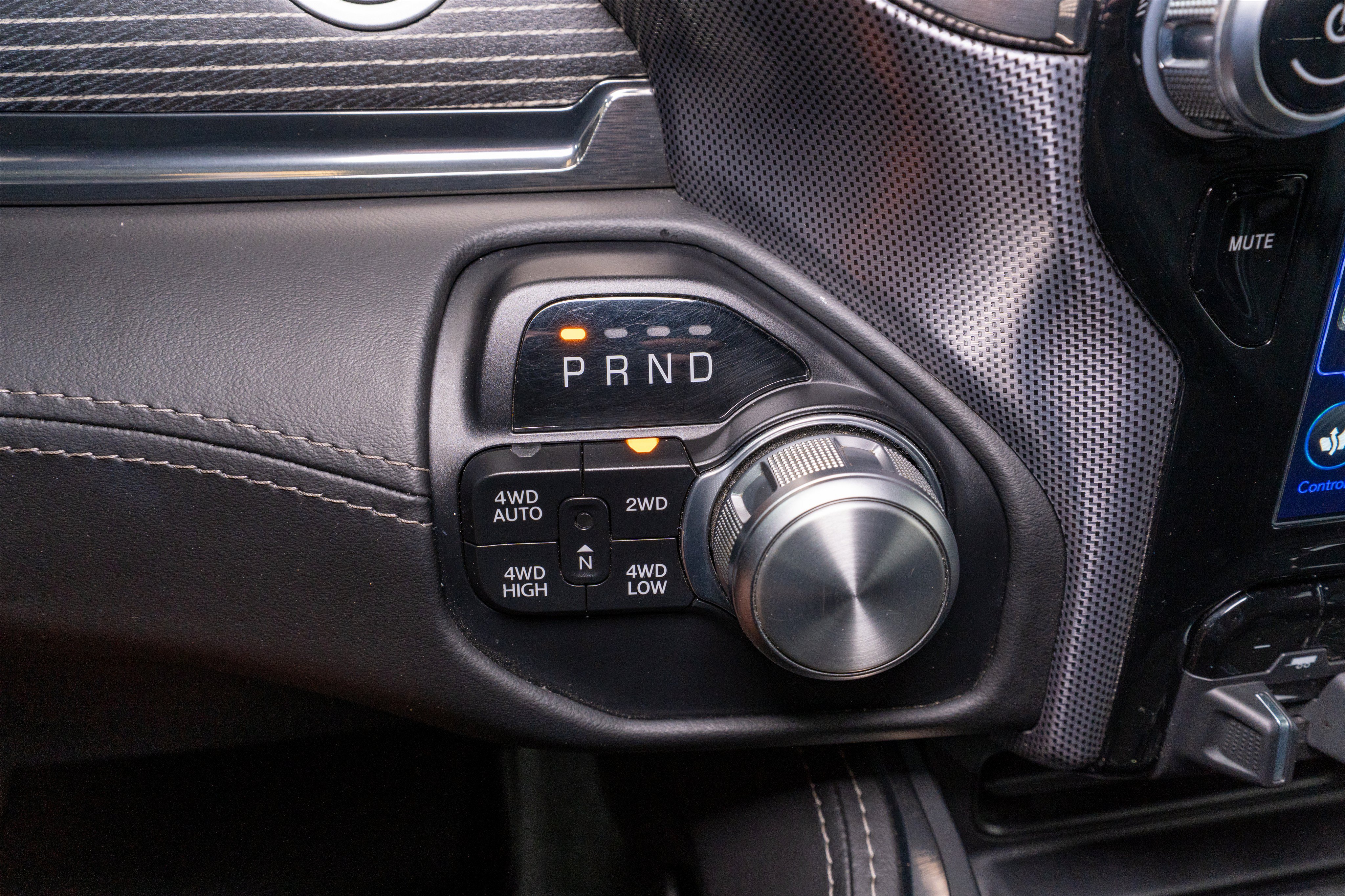 Used 2020 RAM 1500 Limited w/ Black Appearance Package AWD/4WD image 24