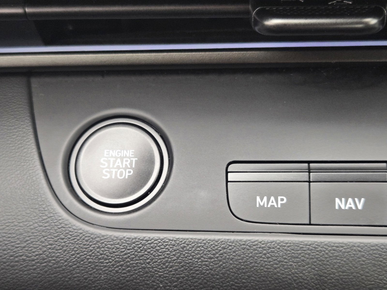 Used 2025 Hyundai Elantra SEL w/ Cargo Package image 21