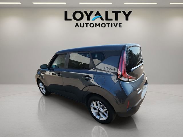 Used 2025 Kia Soul LX image 3