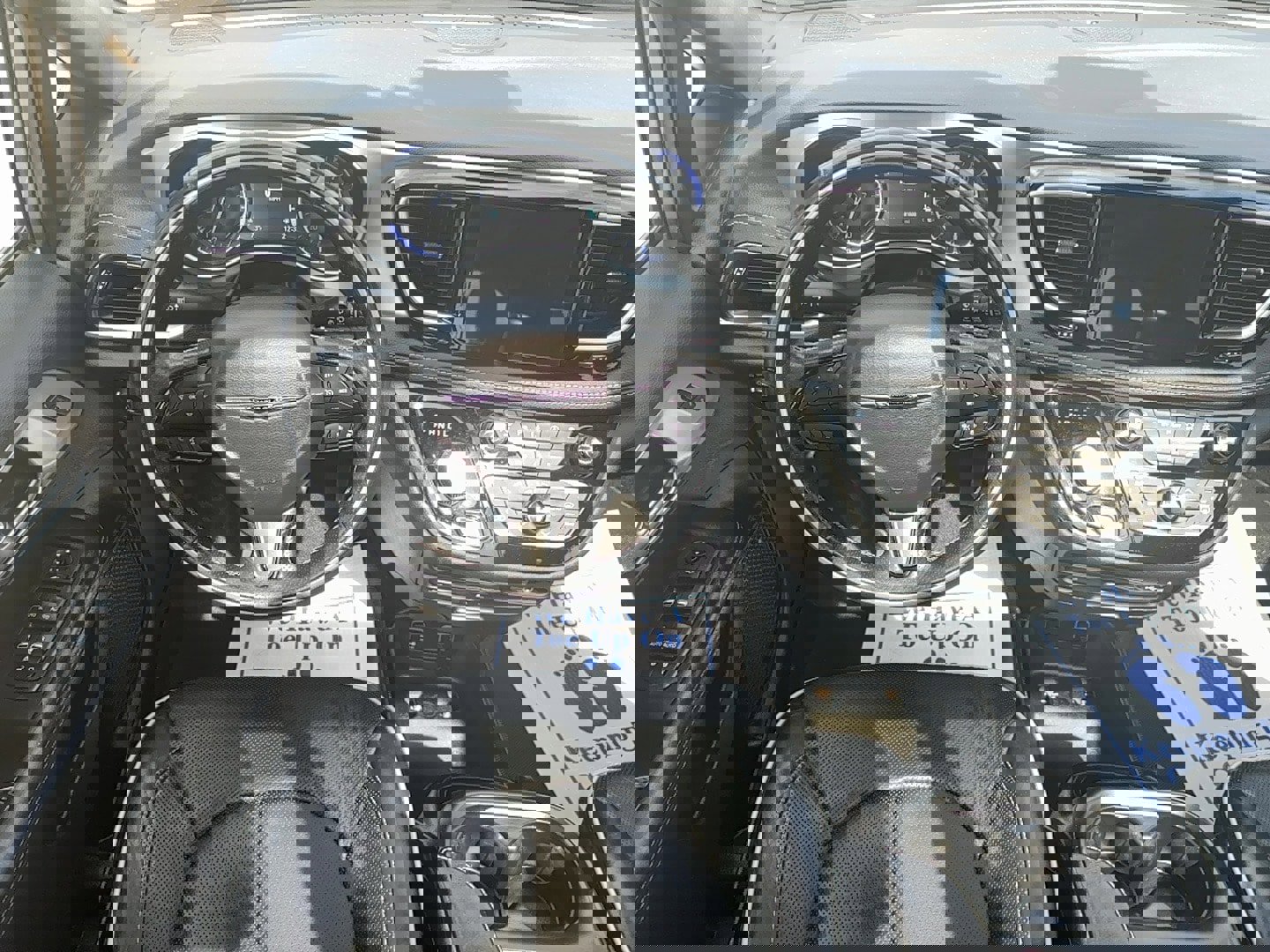 Used 2019 Chrysler Pacifica Limited image 18