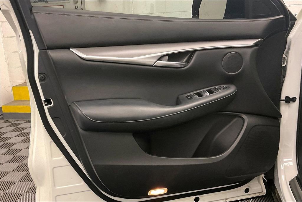 Used 2022 INFINITI QX50 Luxe w/ Appearance Package image 24