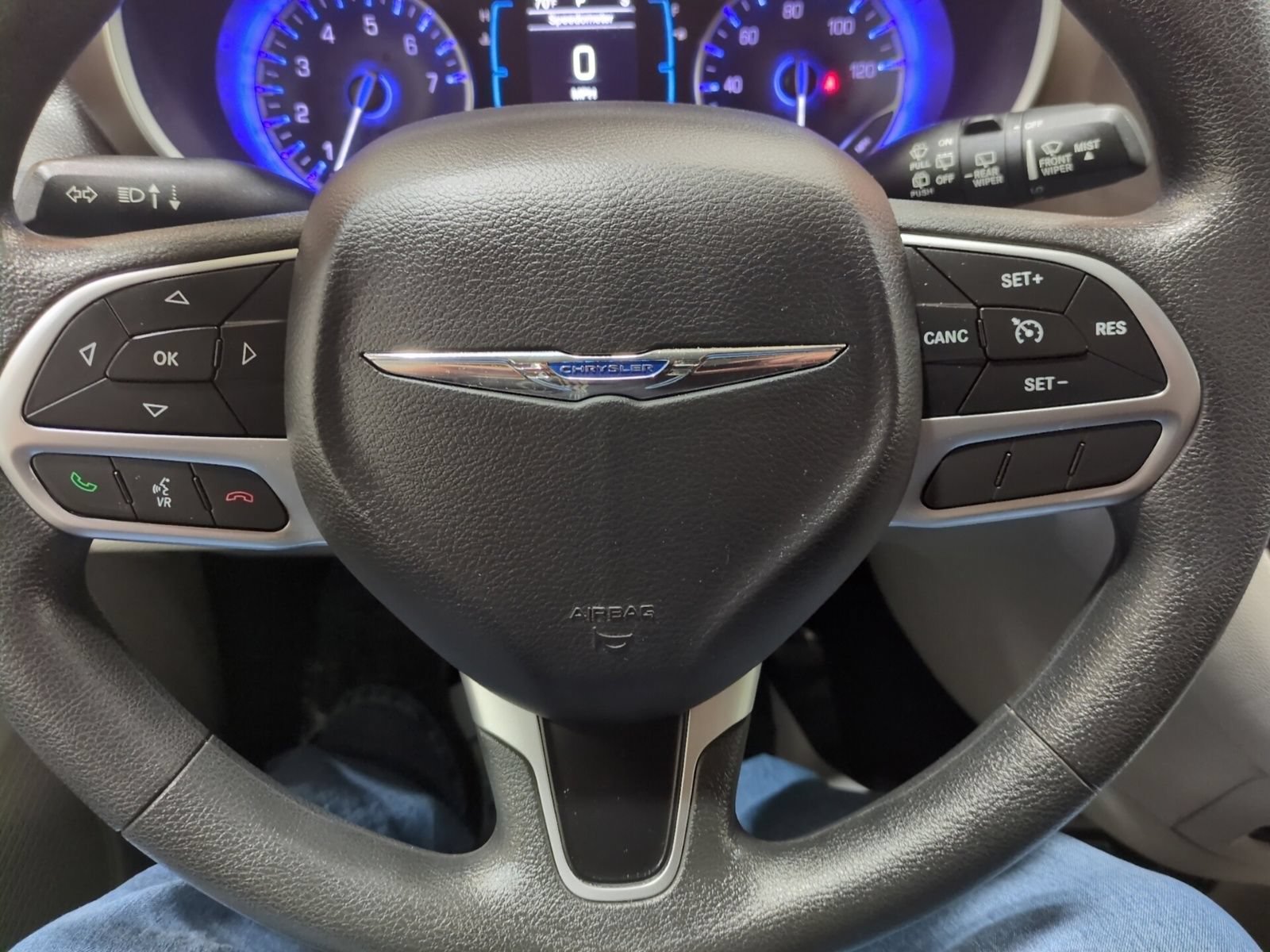 Used 2017 Chrysler Pacifica Touring FWD image 22