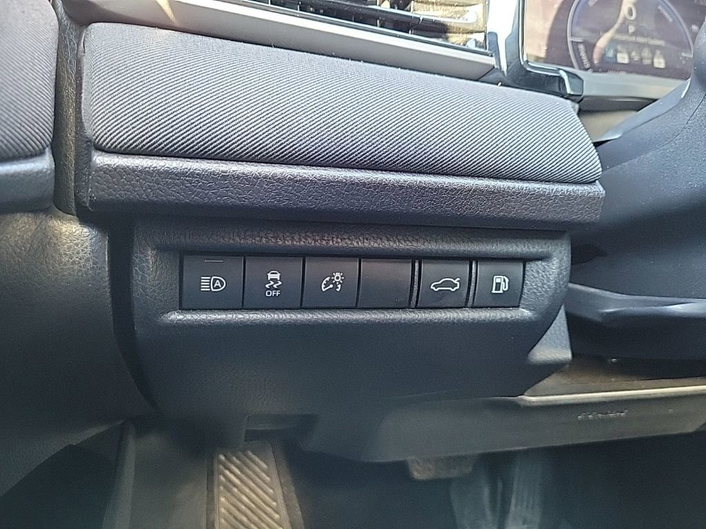Used 2025 Toyota Camry LE image 25