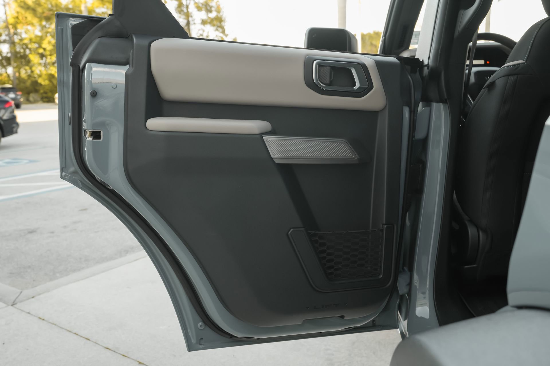 Used 2023 Ford Bronco Wildtrak image 32