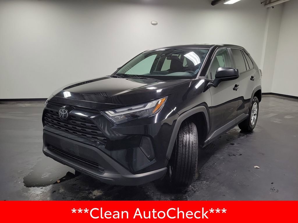 Used 2024 Toyota RAV4 LE image 4