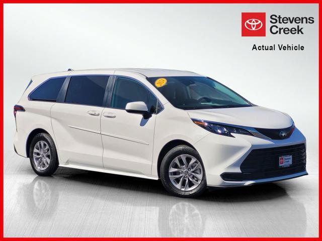 Certified 2024 Toyota Sienna LE AWD/4WD image 1