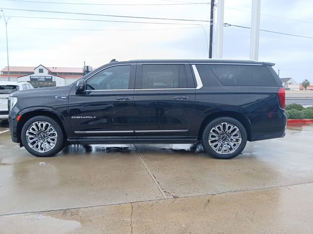 Used 2023 GMC Yukon XL Denali Ultimate image 6