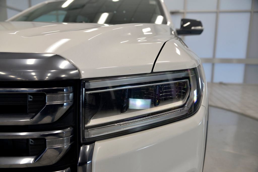 Used 2022 GMC Acadia AT4 w/ Technology Package image 11