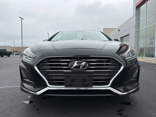 Used 2018 Hyundai Sonata SE w/ Cargo Package FWD image 2