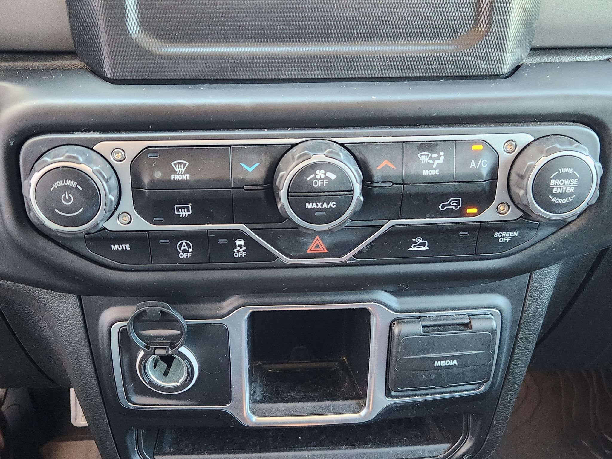 Used 2023 Jeep Wrangler Unlimited Sport AWD/4WD image 18