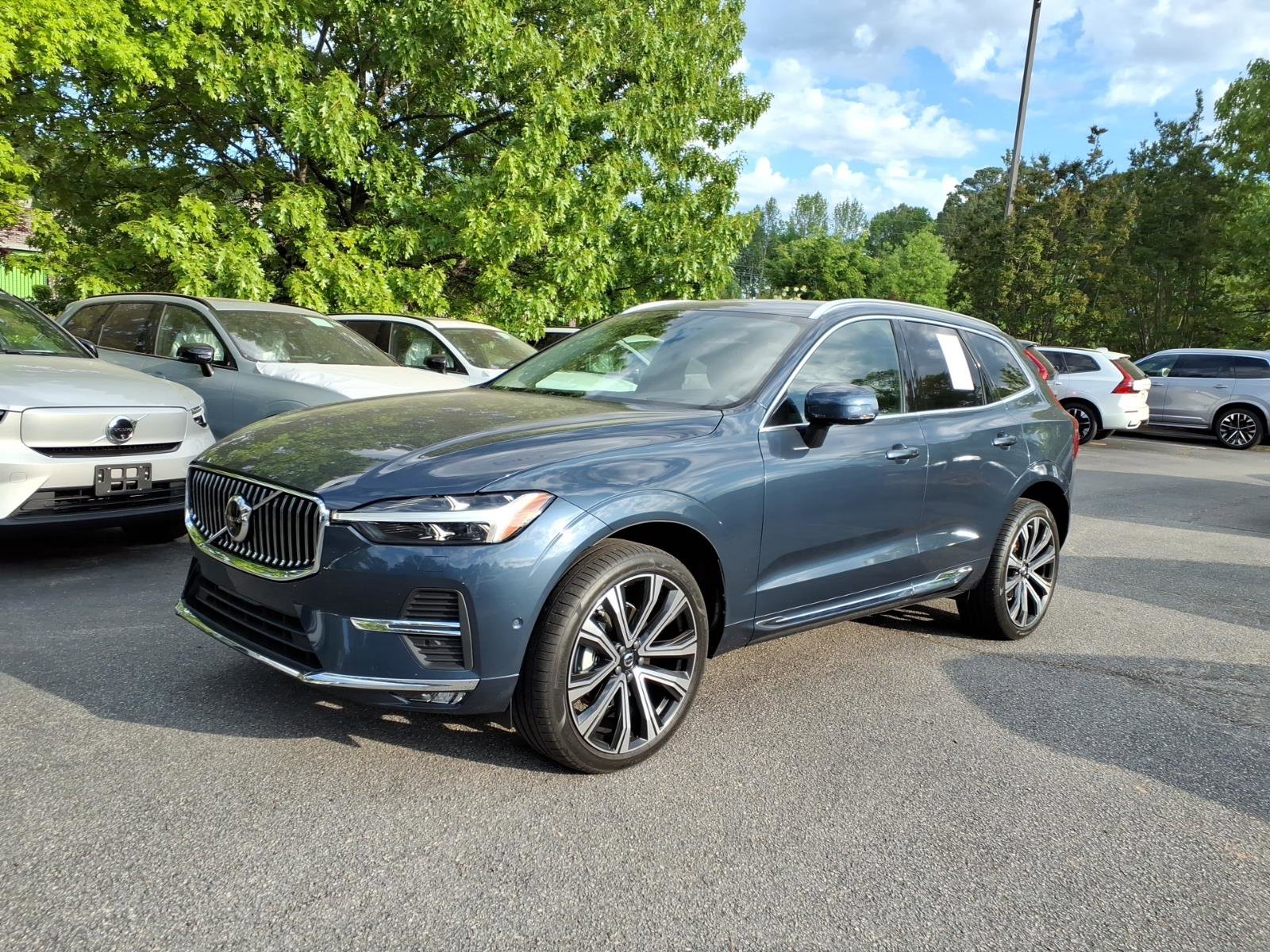 Certified 2023 Volvo XC60 B5 Ultimate w/ Climate Package FWD image 9