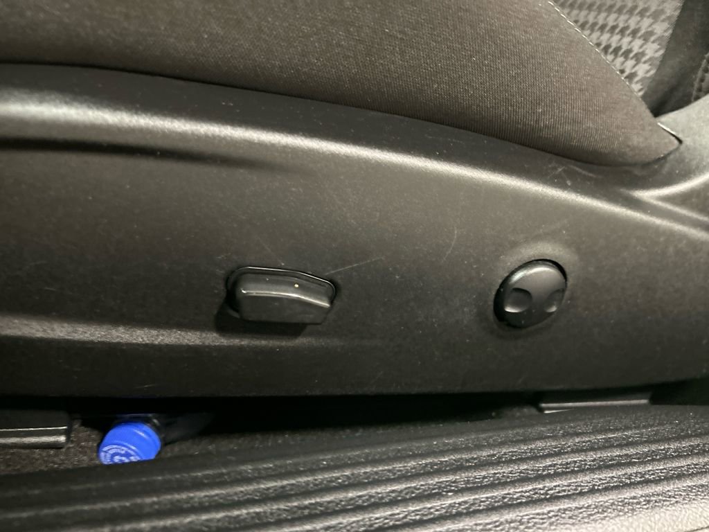 Used 2023 Dodge Challenger R/T w/ Blacktop Package image 17