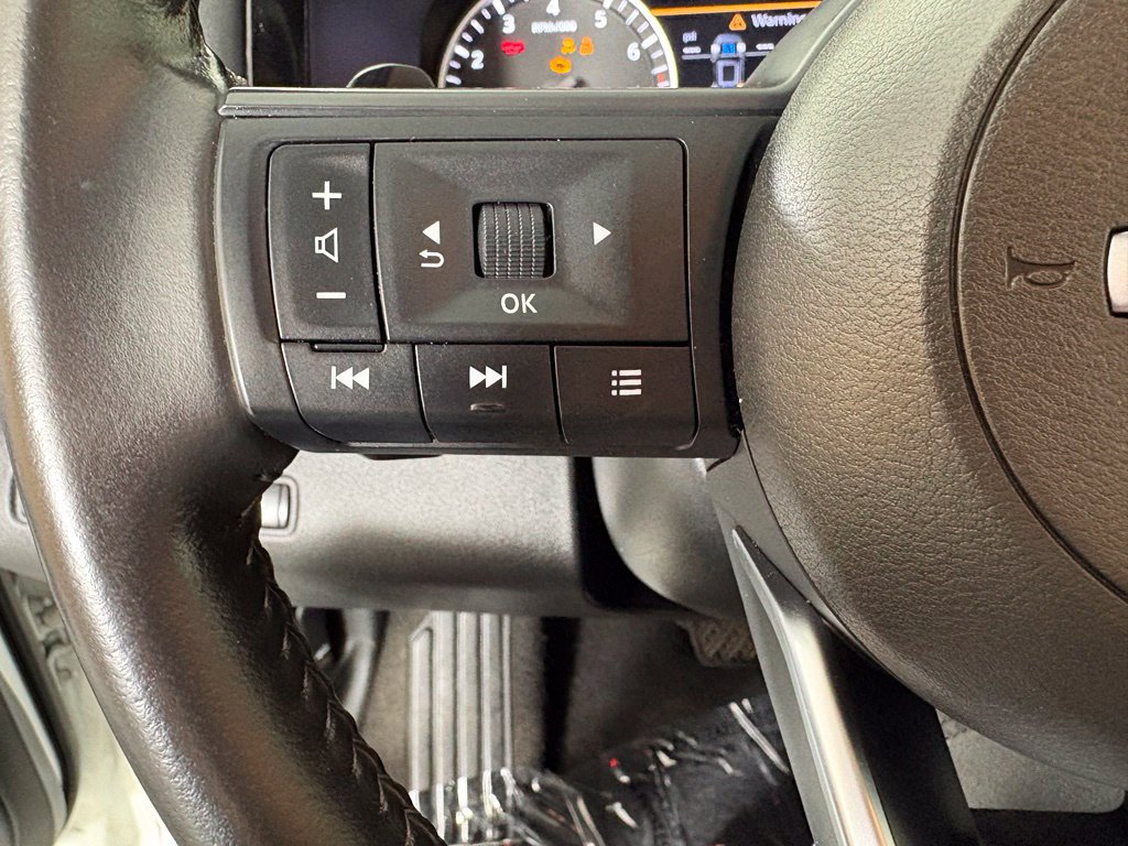 Used 2024 Nissan Pathfinder SV FWD image 24