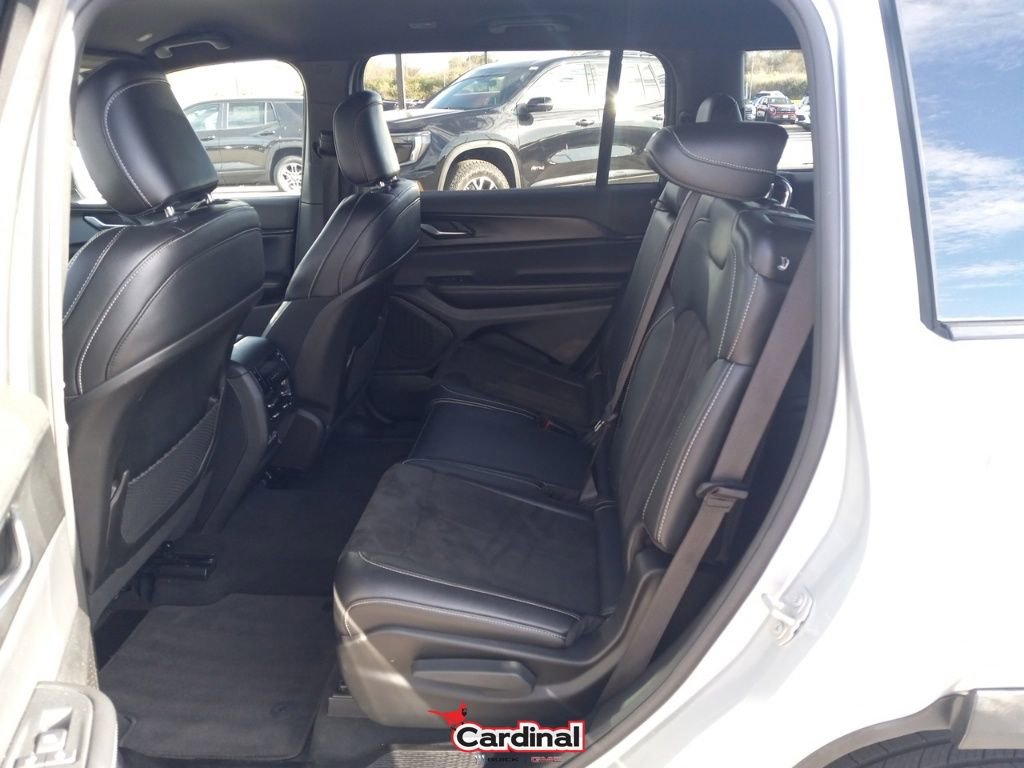 Used 2024 Jeep Grand Cherokee L Laredo image 22