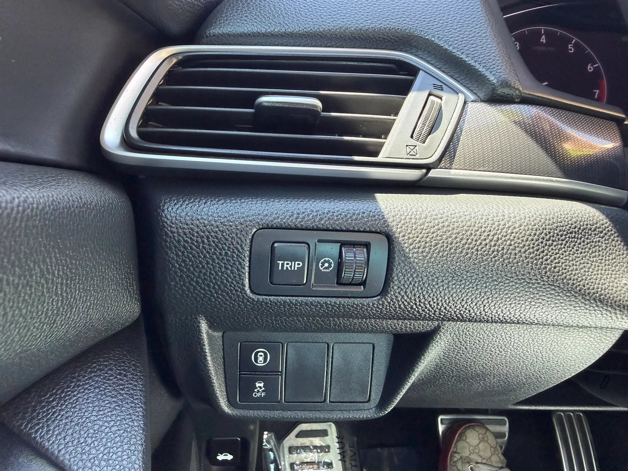 Used 2018 Honda Accord Sport image 15