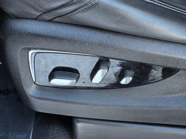 Used 2016 Cadillac Escalade Luxury image 11