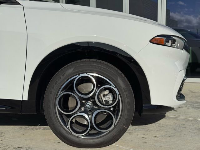 Used 2025 Alfa Romeo Tonale image 10