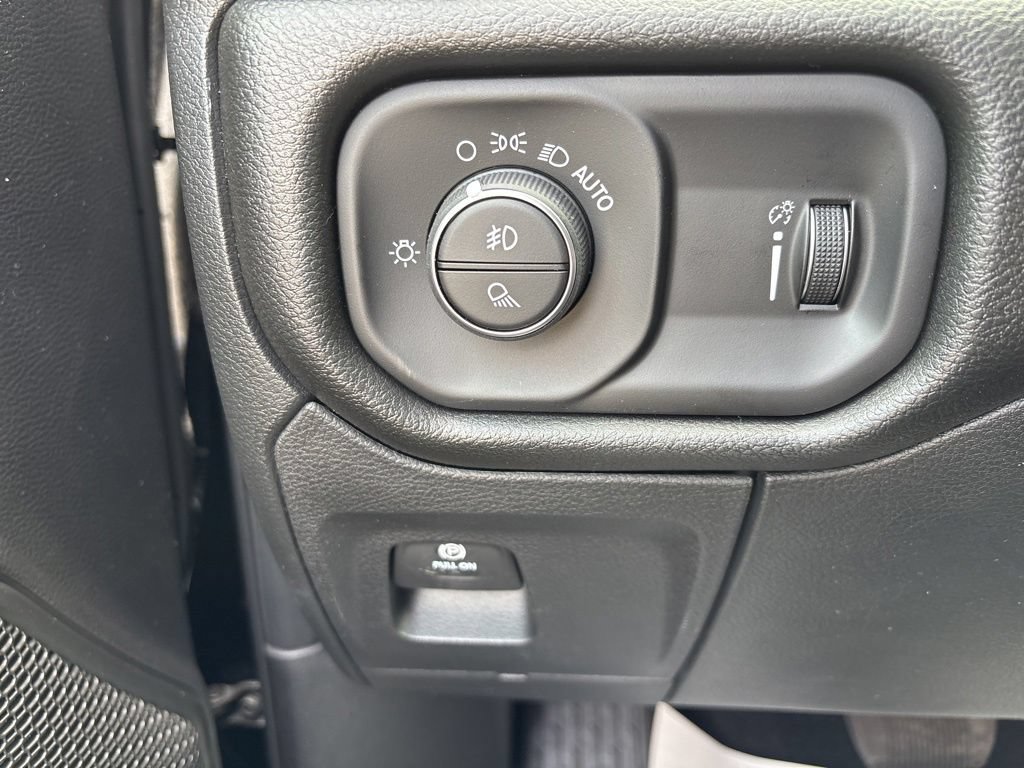 New 2026 RAM 1500 Express AWD/4WD image 22