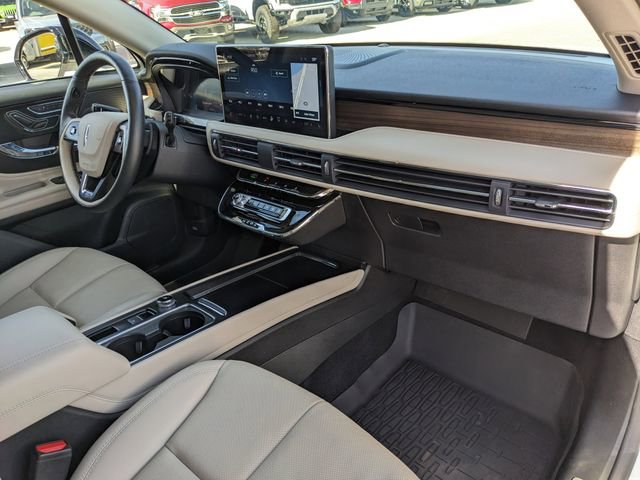 Used 2025 Lincoln Corsair Reserve w/ Rear Removable Package Tray image 15