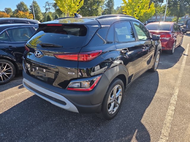 Used 2023 Hyundai Kona SEL AWD/4WD image 3