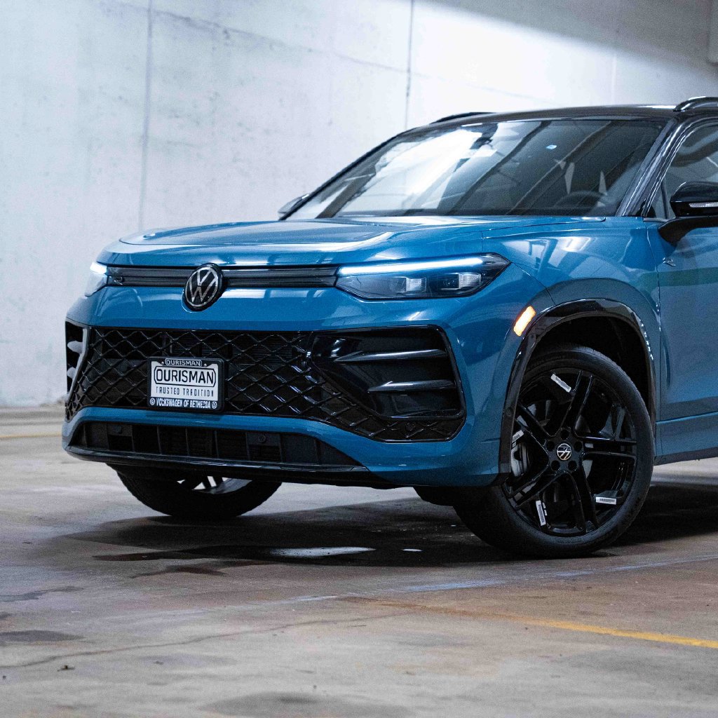 New 2026 Volkswagen Tiguan SE R-Line AWD/4WD image 2