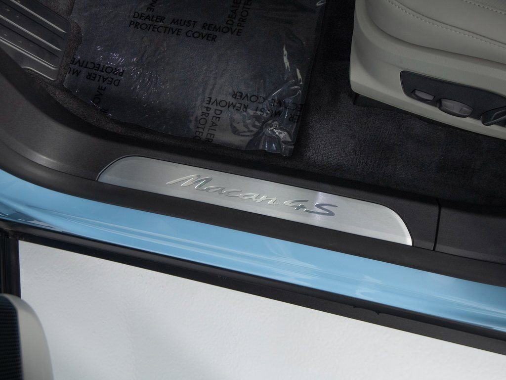 New 2026 Porsche Macan 4S Electric image 23