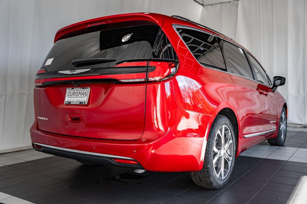 New 2026 Chrysler Pacifica Pinnacle image 4
