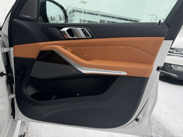 New 2026 BMW X5 xDrive50e w/ M Sport Package image 18