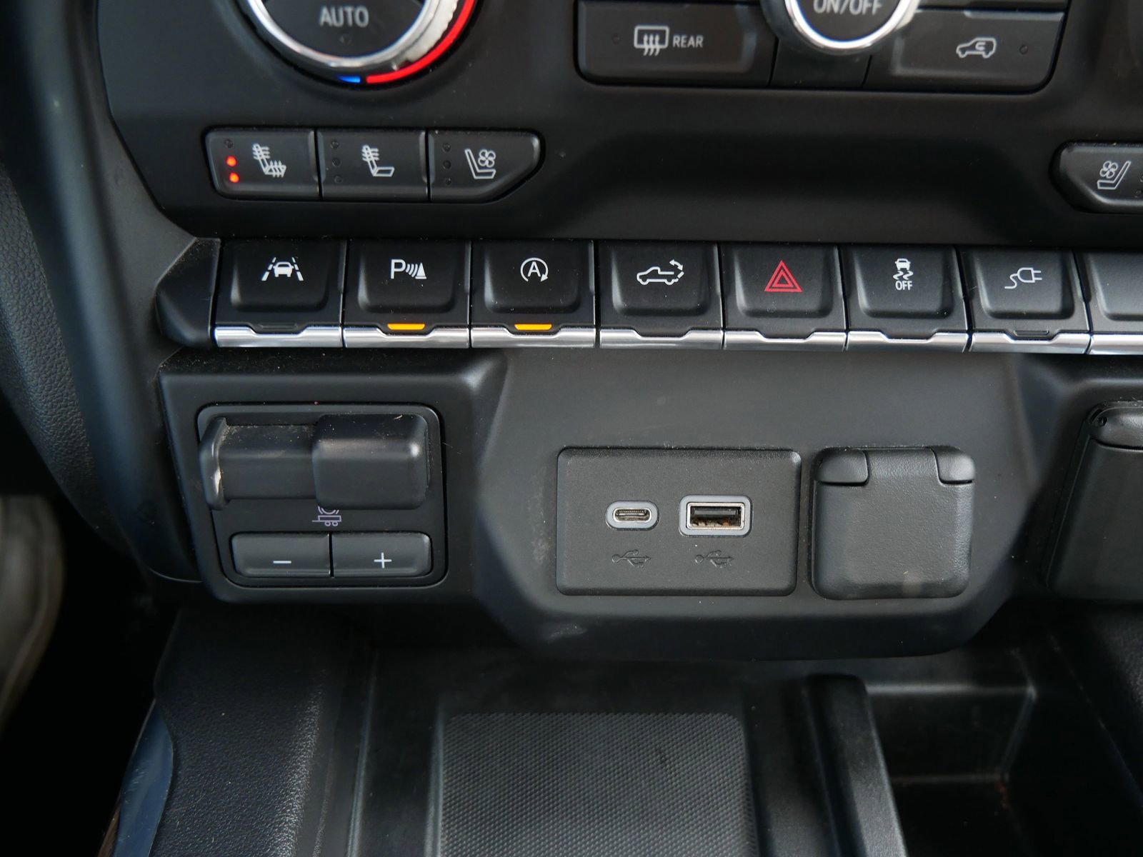 Used 2019 Chevrolet Silverado 1500 High Country w/ Safety Package II image 22