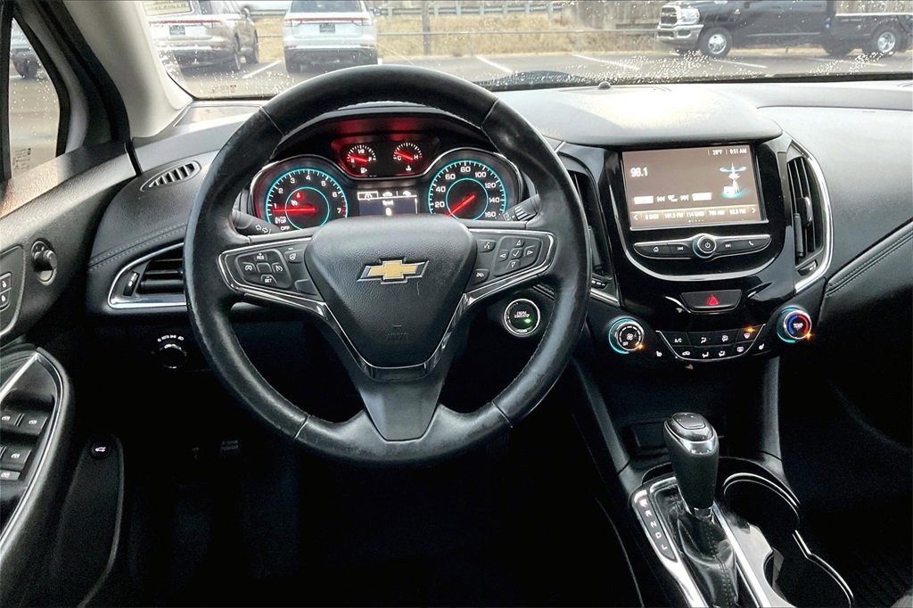 Used 2017 Chevrolet Cruze Premier image 5