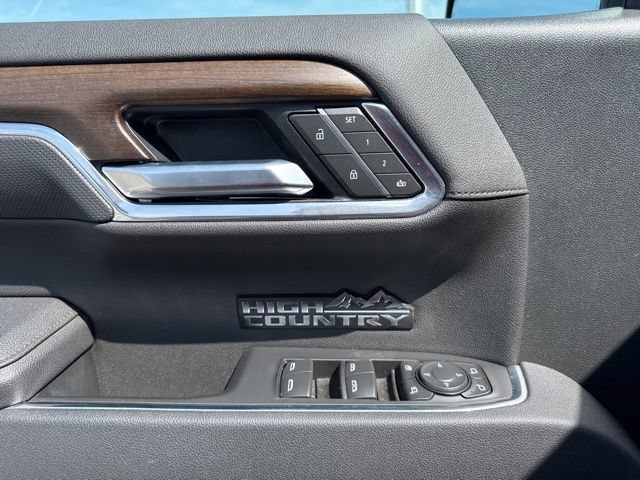 Used 2026 Chevrolet Silverado 1500 High Country w/ Technology Package AWD/4WD image 16