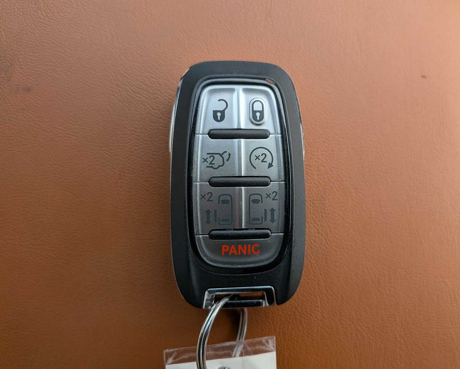Used 2025 Chrysler Pacifica Pinnacle w/ Trailer Tow Group AWD/4WD image 34