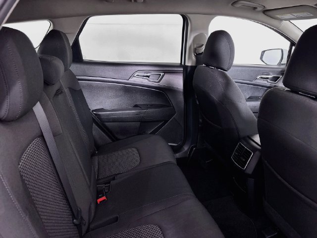 Used 2024 Kia Sportage LX FWD image 23