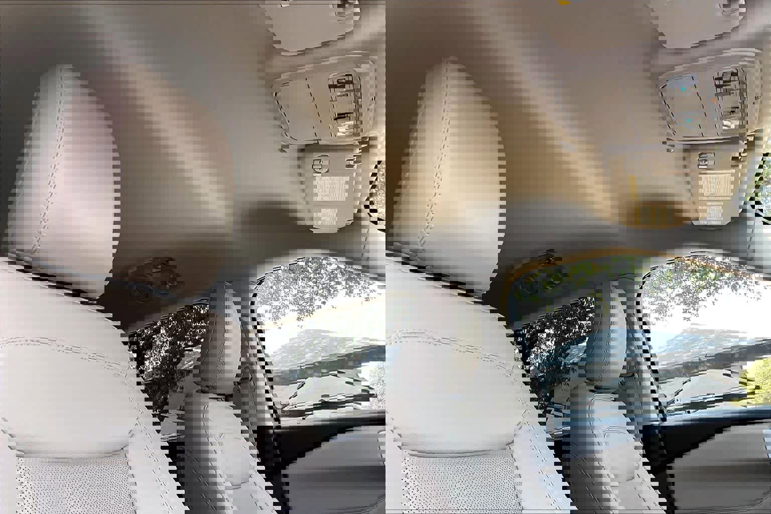 Used 2021 Ford Explorer Limited w/ Equipment Group 301A image 12