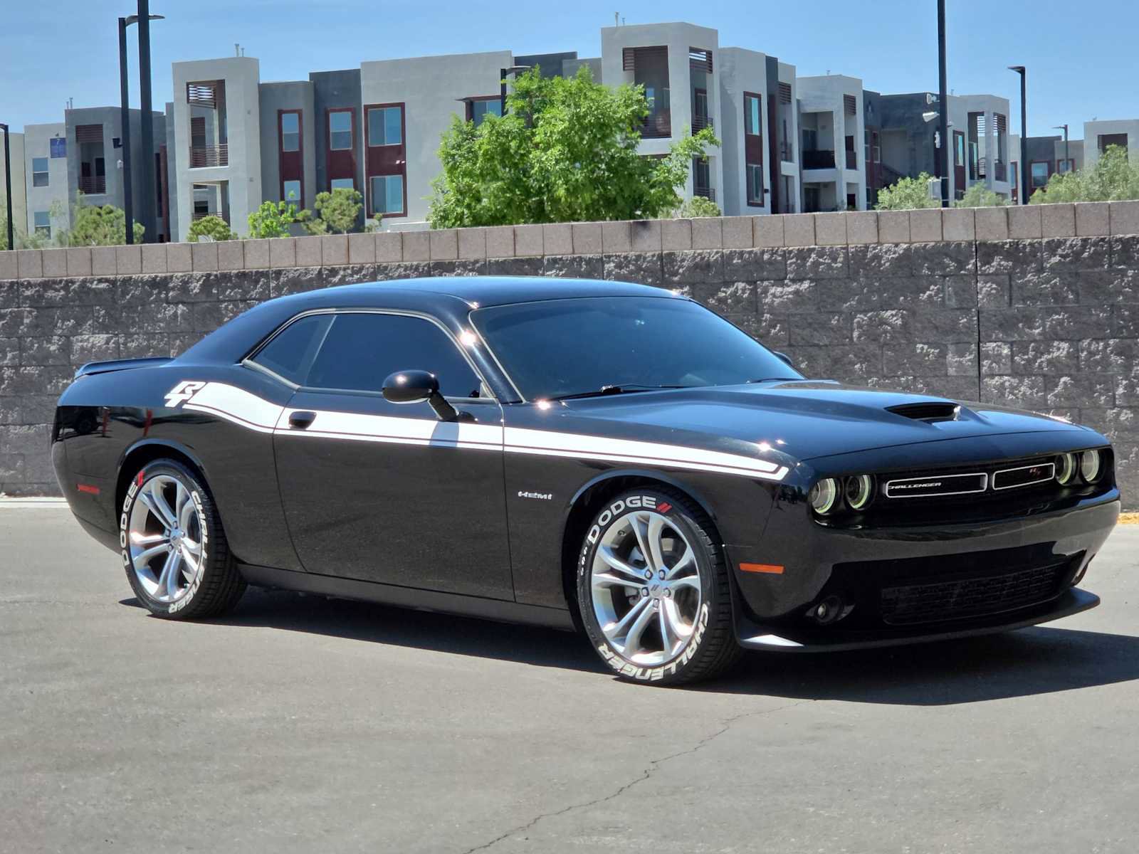 Used 2022 Dodge Challenger R/T RWD image 3
