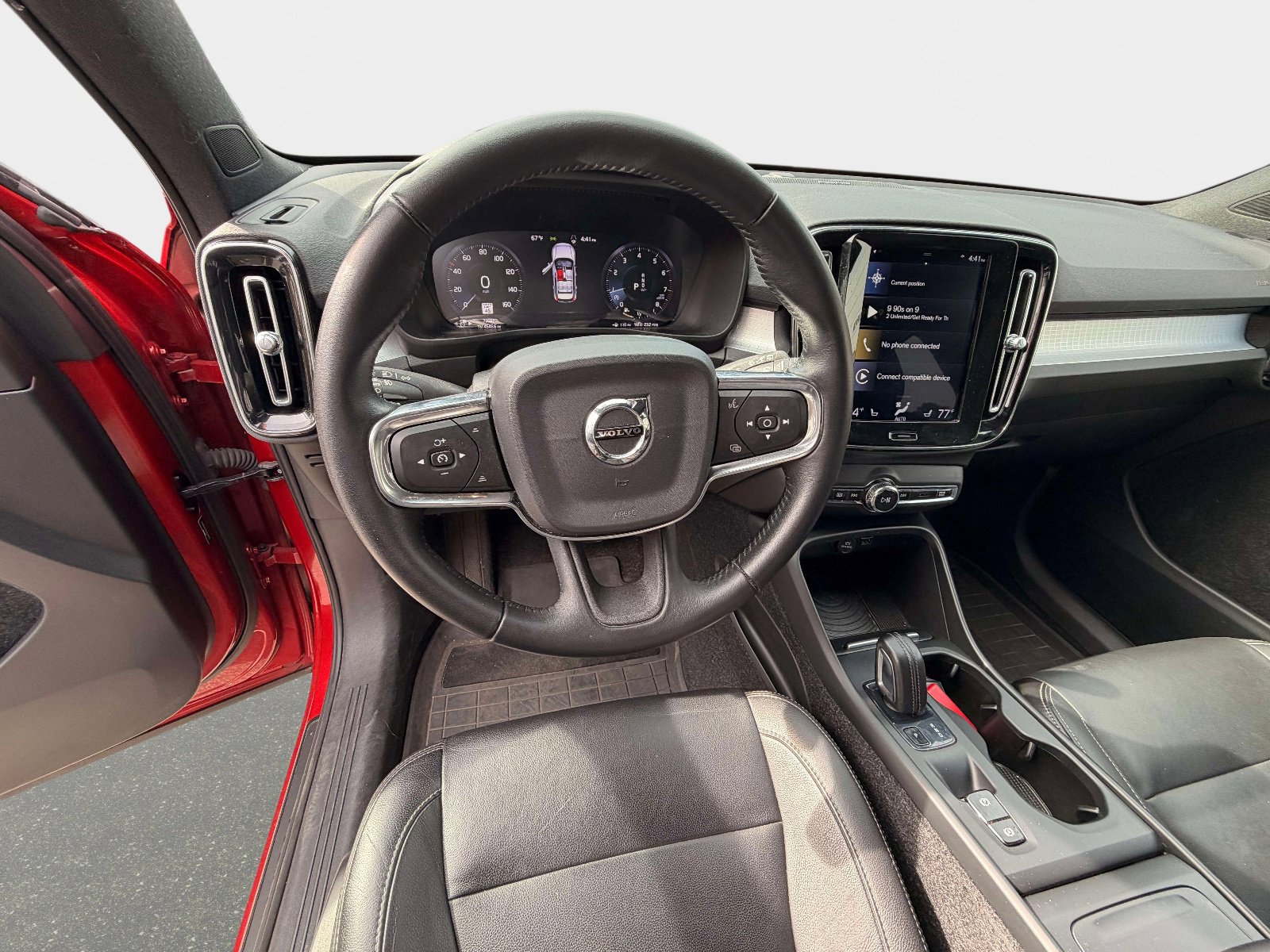 Used 2019 Volvo XC40 T5 Momentum image 15