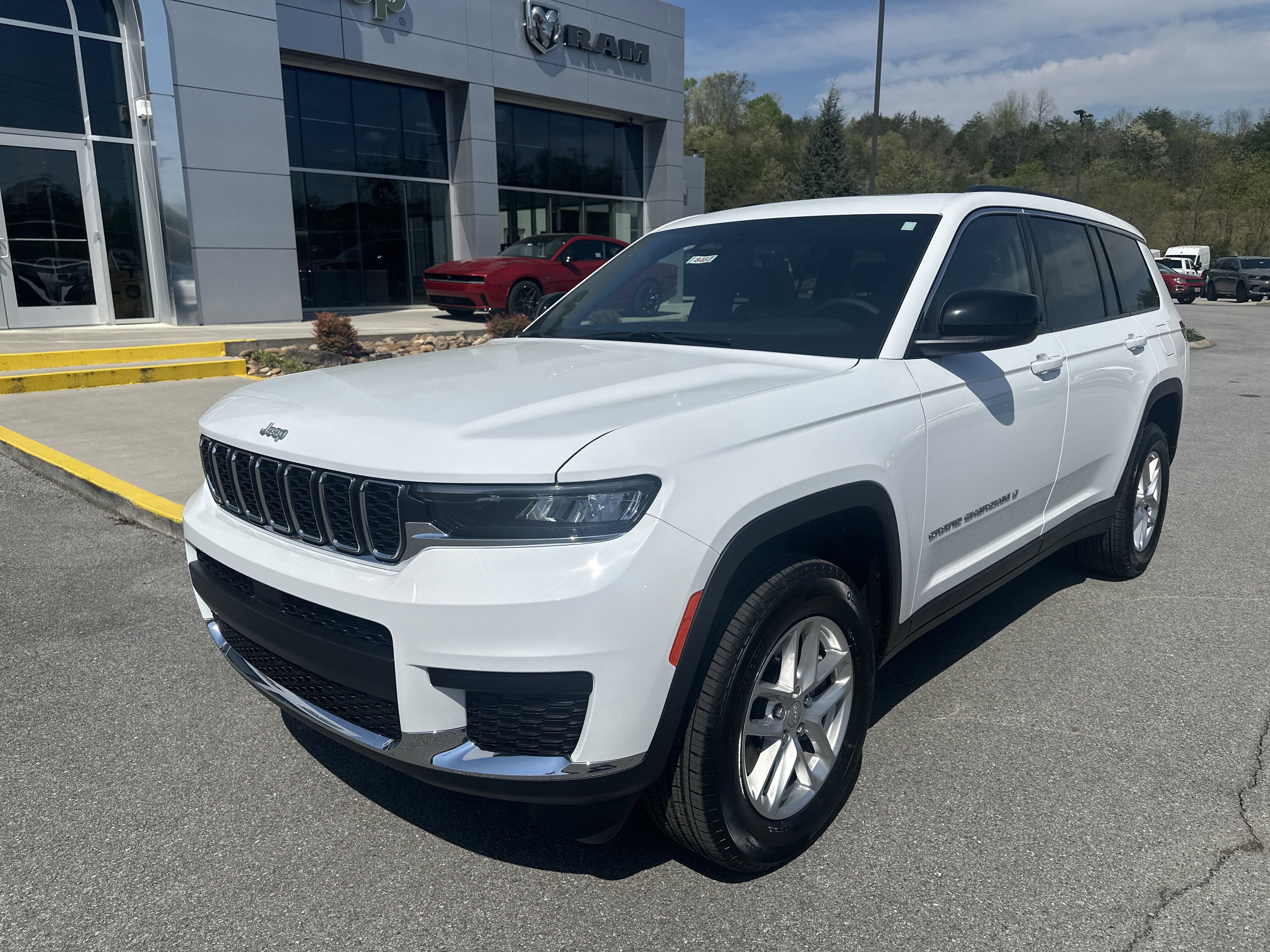 New 2025 Jeep Grand Cherokee L Laredo w/ Luxury Tech Group I AWD/4WD image 2