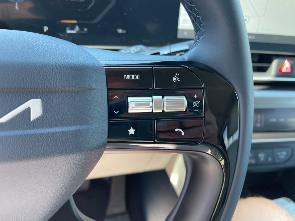 New 2027 Kia Carnival SX FWD image 28