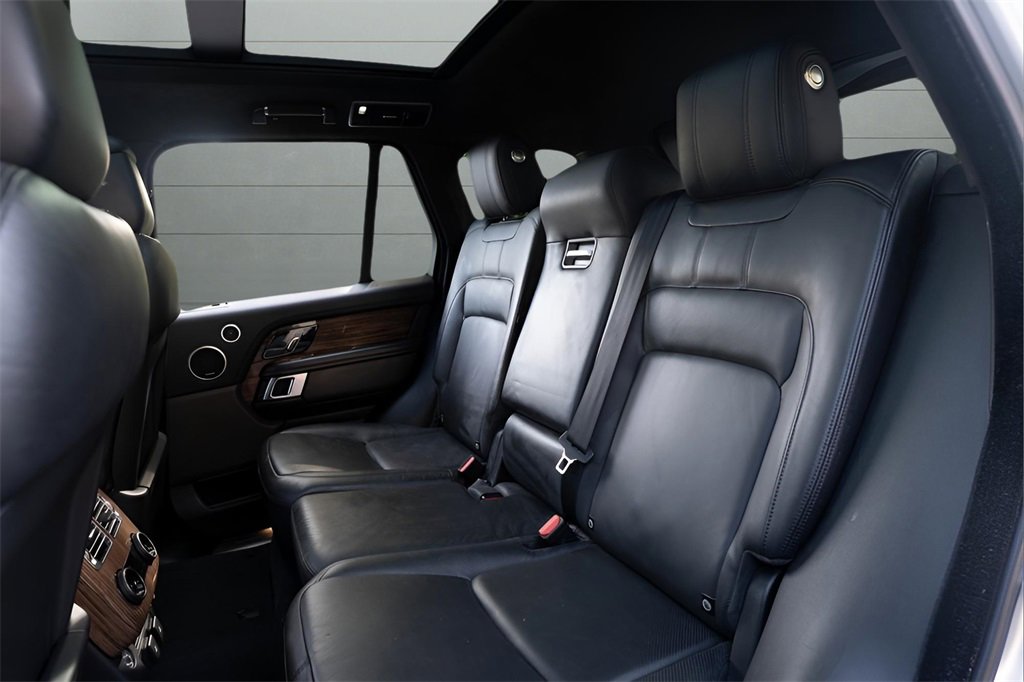 Used 2020 Land Rover Range Rover HSE image 15