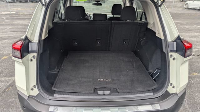 Used 2021 Nissan Rogue SV AWD/4WD image 13